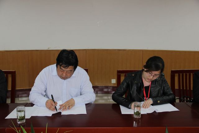 江南网页版与淮安中哲集团隆重举行校企合作签约仪式