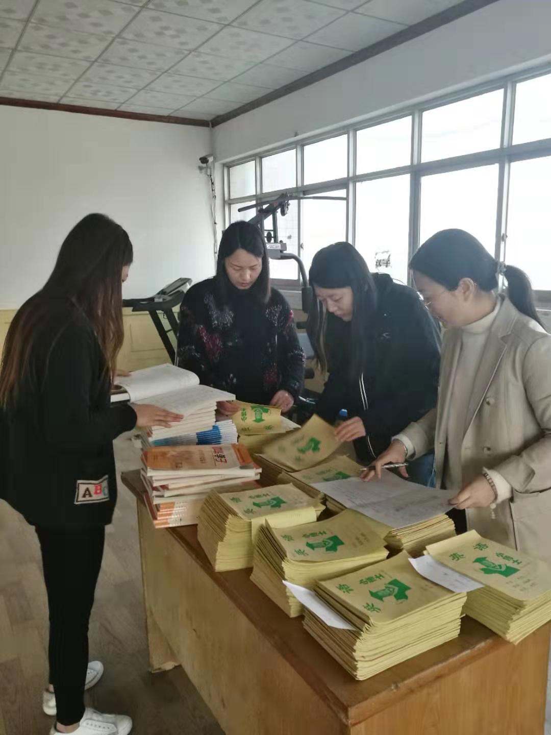 项城中专举行期中作业教案检查